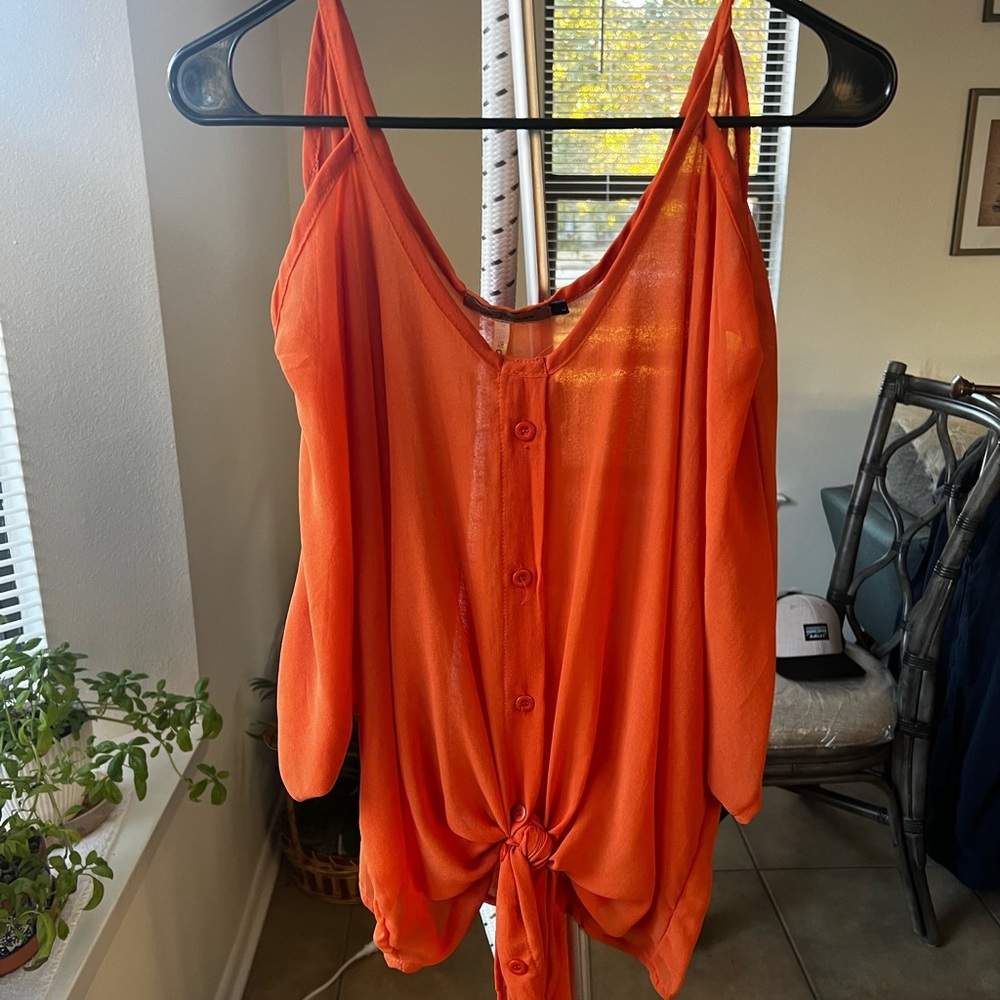 Cut Out Top